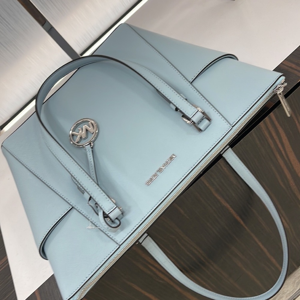MICHAEL KORS Charlotte Large Leather Top-Zip Tote
Vista Blue 
NWT - Picture 16 of 16
